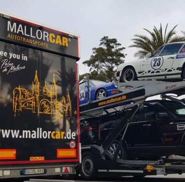 Offene und geschlossene Fahrzeugtransporter von Mallorcar® Autotransporte