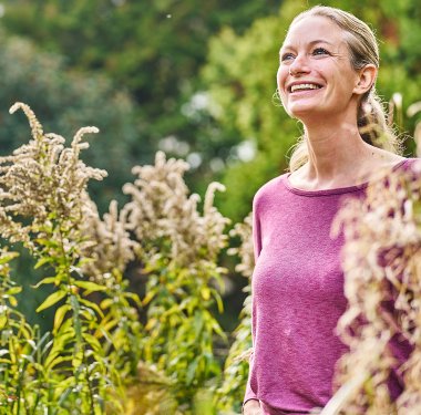 Neue Kraft nach Brustkrebs: Das Programm mammaLIFE in Bad Tölz stärkt Frauen mit Bewegung, Achtsamkeit und neuer Zuversicht für den Alltag. Neue Kraft nach Brustkrebs: Das Programm mammaLIFE in Bad Tölz stärkt Frauen mit Bewegung, Achtsamkeit und neuer Zuversicht für den Alltag.
