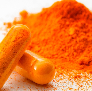 Kurkuma zählt zu den stärksten natürlichen Antioxidantien, wirkt entzündungshemmend, und reguliert die Zellerneuerung.