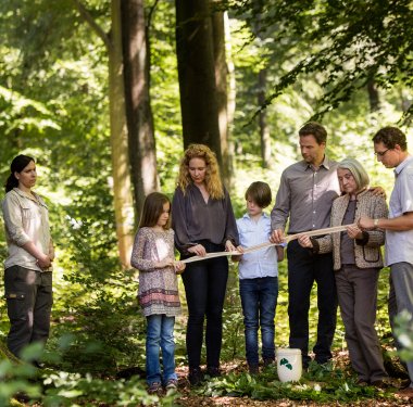 Im FriedWald finden Menschen einen Ort der Ruhe und Verbundenheit – mitten in der Natur und ganz nach ihren persönlichen Vorstellungen. Foto: FriedWald GmbH