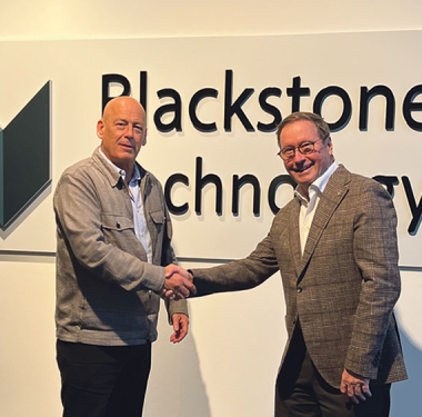 David Batstone (links), neuer CEO der Blackstone Technology Holding AG mit Ulrich Ernst, CEO, Gründer und Präsident des Verwaltungsrates der Blackstone Resources AG