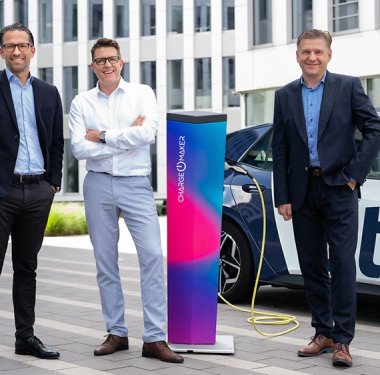 ista CEO Hagen Lessing, CSO Oliver Schlodder und Björn Dethlefsen von Chargemaker