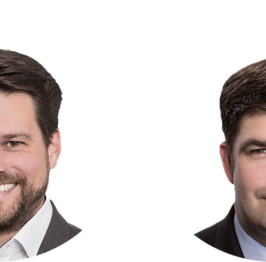 von links nach rechts: Dr. Marco Link Geschäftsführer ADAMOS GmbH; Dr. Tim Busse Geschäftsführer ADAMOS GmbH