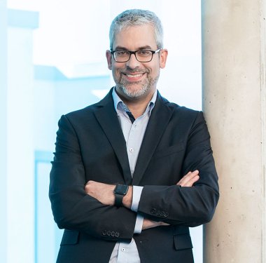 Dr. Jörg Herbers ist einer von drei Geschäftsführern bei der INFORM GmbH. Er verantwortet insbesondere den Bereich KI und Algorithmen.