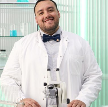 Dr. Ernesto Osorio verantwortet bei der Beiersdorf AG die globale Forschung & Entwicklung für Hansaplast, Elastoplast und CURITAS