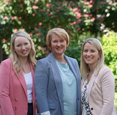 Von links nach rechts: Nicole Seibert, Claudia Vaahsen-Stein, Anne Brückmann, Teamleiterinnen bei der Agentur für Arbeit