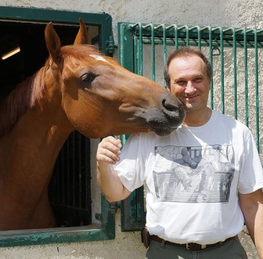 Manfred Bolz ist Geschäftsführer von equimag.