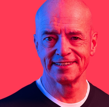 Dr. Robert Schnitzler ist Geschäftsführer des Company-Builders RoX Health GmbH. Als Tochtergesellschaft von Roche unterstützt er Start-ups auf ihrem Weg in den deutschen Gesundheitsmarkt. 