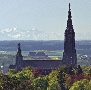 Hoch hinaus, um weit zu blicken: Die Innovationsregion Ulm macht’s möglich. Foto: Gerhard Kolb