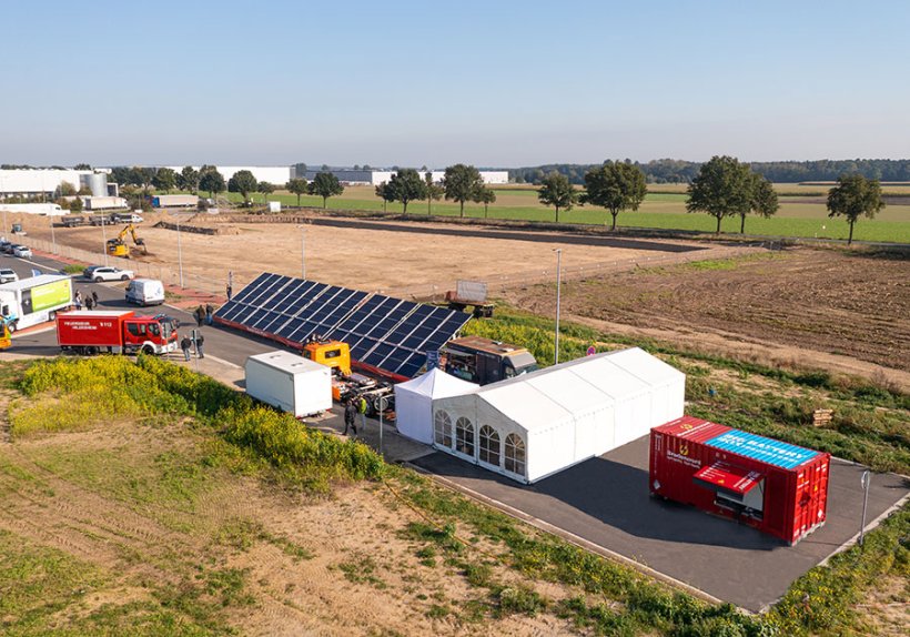 Bredenoords hybride Energieversorgungslösung auf freiem Feld.