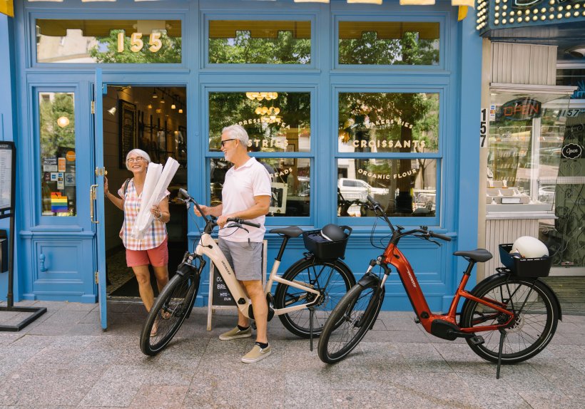 Das Geheimnis eines langen und gesunden Lebens ist regelmäßige Bewegung. Mit dem e-Bike wird diese ganz nebenbei ermöglicht. Das Geheimnis eines langen und gesunden Lebens ist regelmäßige Bewegung. Mit dem e-Bike wird diese ganz nebenbei ermöglicht.