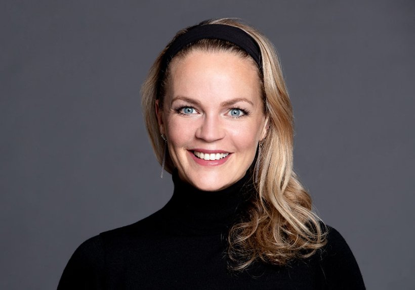 Eva Brenner ist Moderatorin mehrerer TV-Sendungen und Diplomingenieurin für Innenarchitektur.