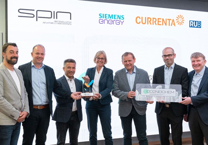 v.l.n.r.: Thomas Bagus, Dr. Stefan Glos, Nevzat Oezcan (Siemens Energy), Dr. Regina Hill (Currenta), Prof. Dr.-Ing. Roland Span, Prof. Dr. Valentin Bertsch (Ruhr Universität Bochum), Dr. Rüdiger Franck (Currenta) v.l.n.r.: Thomas Bagus, Dr. Stefan Glos, Nevzat Oezcan (Siemens Energy), Dr. Regina Hill (Currenta), Prof. Dr.-Ing. Roland Span, Prof. Dr. Valentin Bertsch (Ruhr Universität Bochum), Dr. Rüdiger Franck (Currenta)