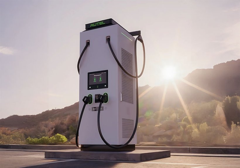 Der DH480 liefert bis zu 480 kW Gesamtleistung bei besonders kompakten Abmessungen. Der DH480 liefert bis zu 480 kW Gesamtleistung bei besonders kompakten Abmessungen.