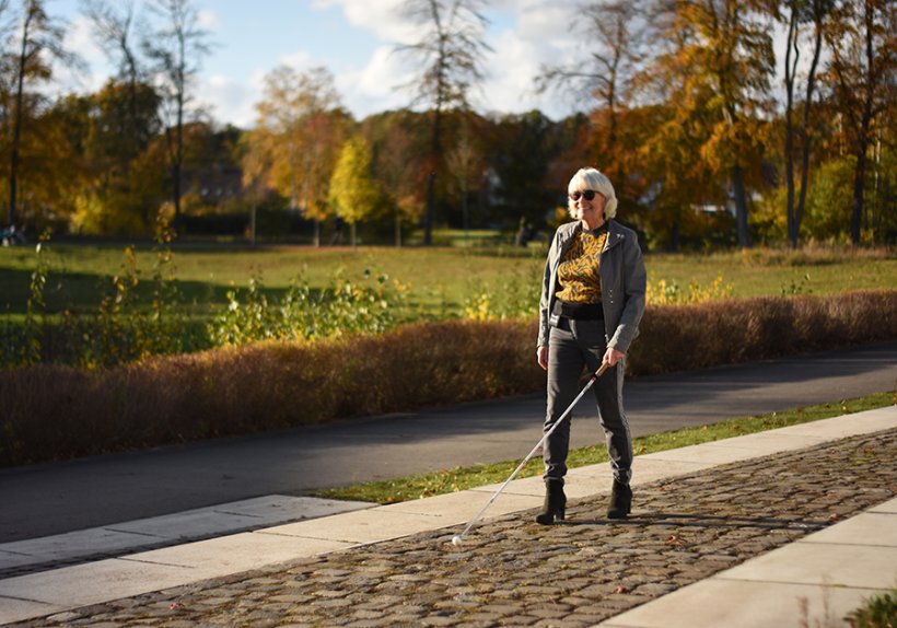 Mit dem feelSpace naviGürtel können sich blinde und sehbehinderte Menschen im Freien und auf Straßen orientieren.