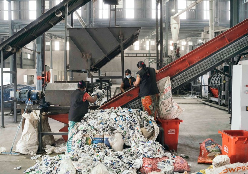 Die Melitta Gruppe hat eine Recyclinganlage in Indien gegründet, in der bis zu 2.000 Tonnen Plastik aufbereitet werden.
