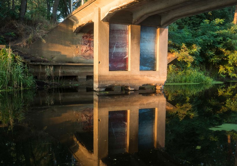 Time, Installation in einer Brücke, Drucke auf Outdoor-Leinwand Format, 300 x 300 cm, Paulinenaue, Deutschland 2018 Time, Installation in einer Brücke, Drucke auf Outdoor-Leinwand Format, 300 x 300 cm, Paulinenaue, Deutschland 2018