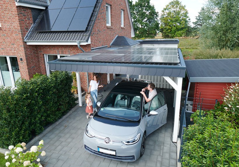 Mit Strom aus der eigenen Solaranlage ist das E-Auto besonders klimafreundlich unterwegs. Foto: E.ON/ Malte Braun