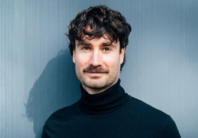 Dr. Lukas Stenzel ist CPO von Cogthera. Er hat an der Universität Halle über app-basierte Interventionen promoviert und das Start-up Mindance mitgegründet.