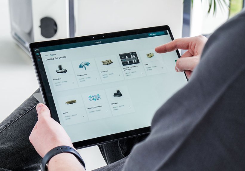 Bei Fette Compacting entwickelt  der Bereich OSDi digitale Lösungen  speziell für die moderne Tabletten-produktion, unter anderem die  Lernplattform-App alva. Mit ihrer Hilfe  können sich Bediener auf die Arbeit mit der Tablettenpresse vorbereiten und selbstständig typische Maschinenfehler beheben.