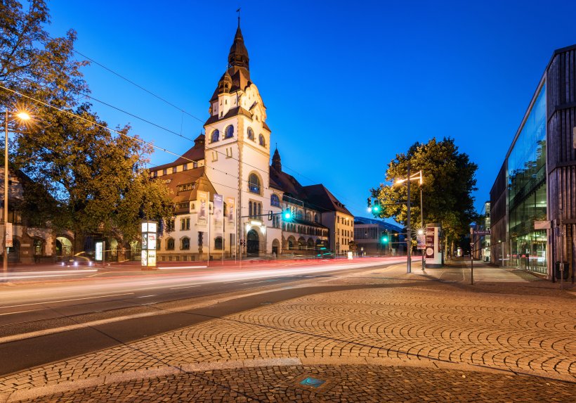 Die KONGRESSHALLE am Zoo Leipzig vereint historische Architektur mit moderner Tagungstechnik und bietet einen inspirierenden Rahmen für Kongresse. © Philipp Kirschner