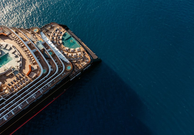 Innen wie außen: Die Gestaltung der EXPLORA I und EXPLORA II ist inspiriert vom exklusiven Design von Super-Yachten Innen wie außen: Die Gestaltung der EXPLORA I und EXPLORA II ist inspiriert vom exklusiven Design von Super-Yachten