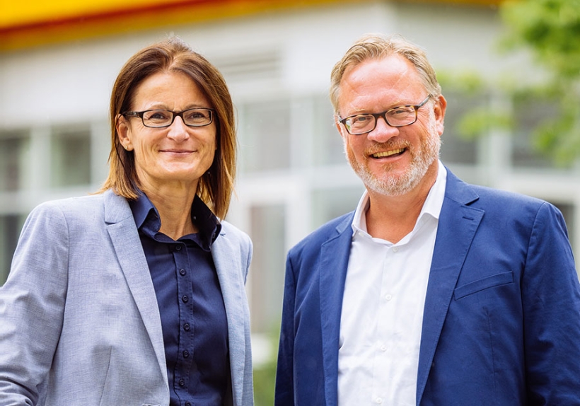Silke Evers, Geschäftsführerin Fleet Solutions, der euroShell Deutschland GmbH & Co. KG und Sönke Kleymann, Geschäftsführer DACH CRT