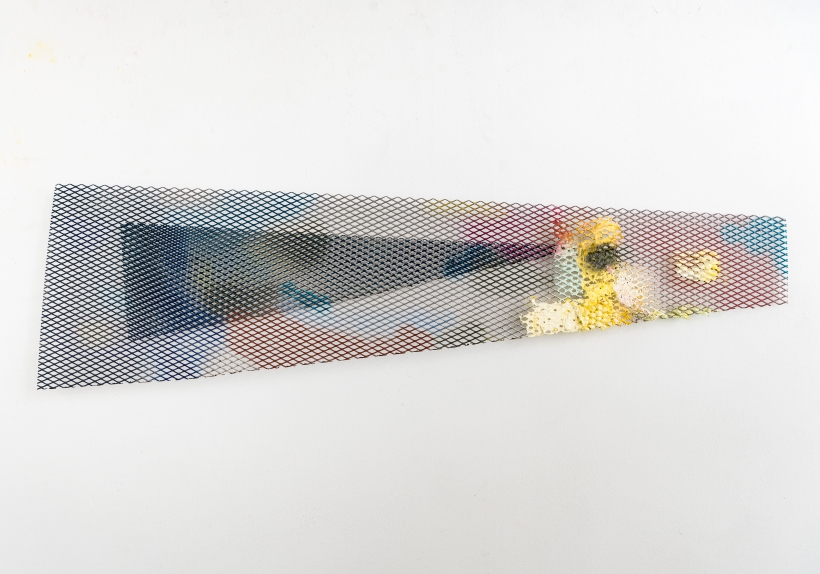 Under Cover, Öl und Sprühfarbe auf Stahl, 100 x 29 x 3 cm, 2022 