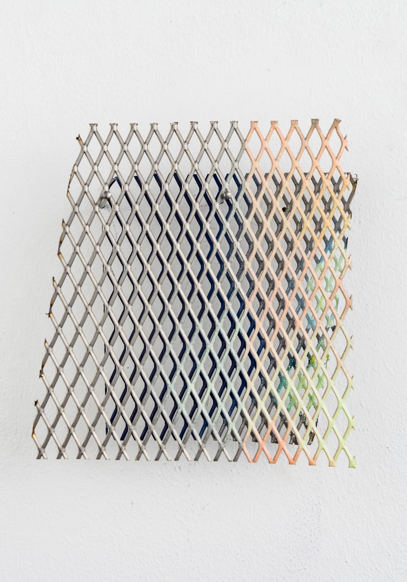 Zum Sea, 14 x 13 x 4 cm, Sprühfarbe auf Stahl, 2022 Zum Sea, 14 x 13 x 4 cm, Sprühfarbe auf Stahl, 2022