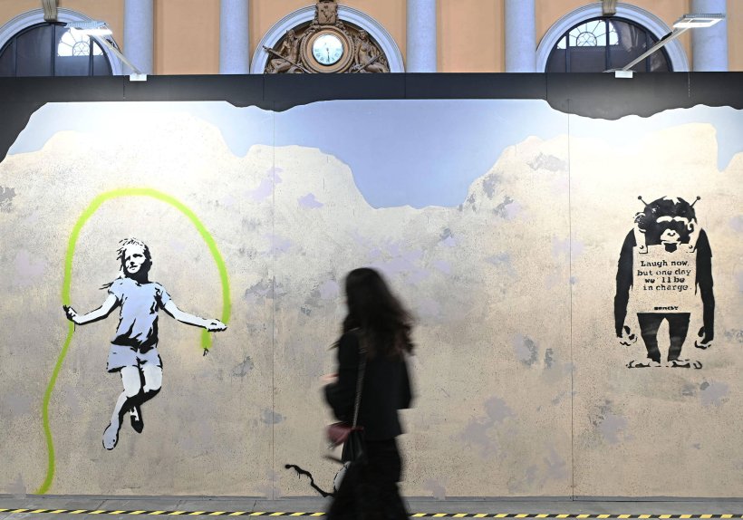 Ausstellungsansicht aus „The World of Banksy“, Turin, Februar 2022, Foto: Alessandro di Marco
