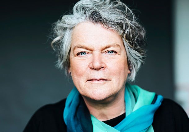 Prof. Dr. Claudia Brözel ist Professorin für Internetökonomie, Marketingmanagement und Ethik im Tourismus an der Hochschule für nachhaltige Entwicklung Eberswalde (HNEE). 2019 hat sie den Social Entrepreneurship Wettbewerb ins Leben gerufen. Es ist der weltweit erste und einzige Wettbewerb für Social Entrepreneurs im Tourismus: socialtourismcompetition.com