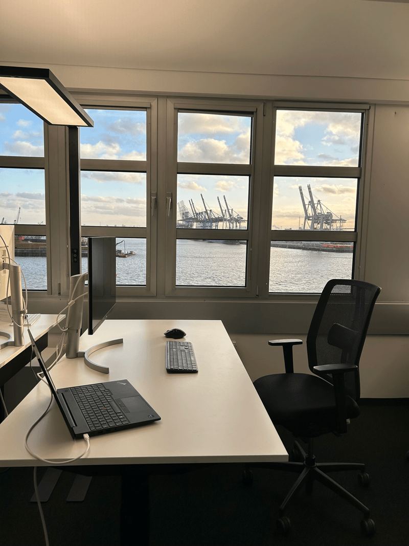 Reneo Group - Nachhaltige Büroplanung mit Refurbished - und Bestandsmöbeln