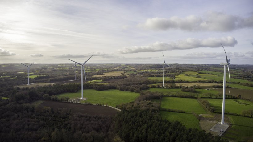 Jedes Jahr sollen in Deutschland 10 GW Windkraft an Land zugebaut werden.