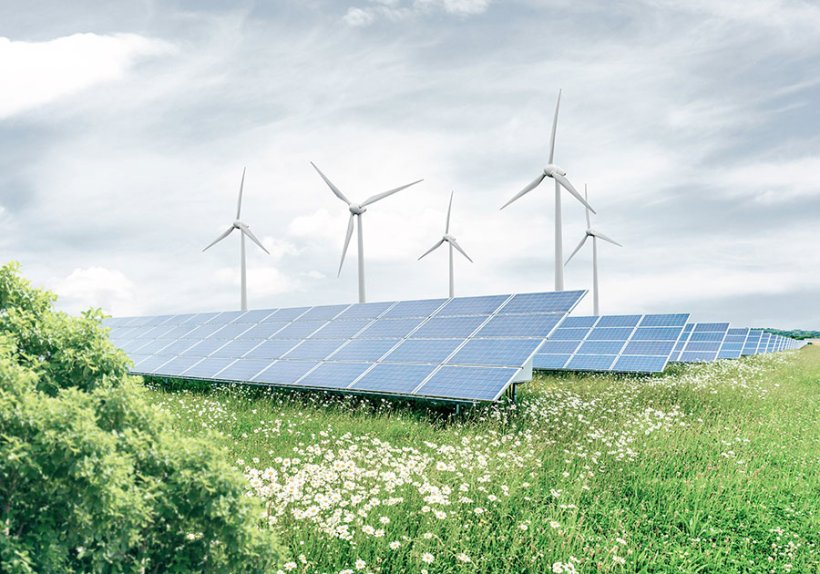 Durch die Installation von Photo- voltaikmodulen in Windparks erreicht  Alterric eine größere Nennleistung  mit geringerem Flächenbedarf.
