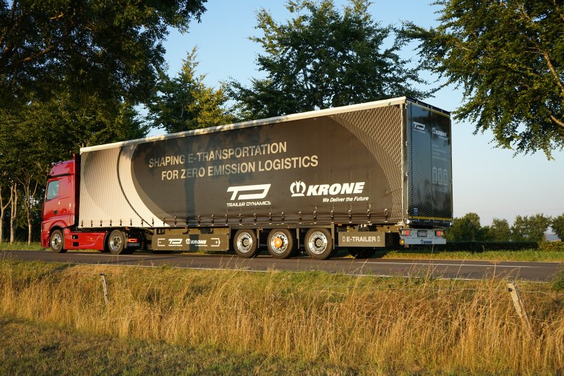 Erwiesen im Feldtest: Eine Dieselzugmaschine in Kombination mit einem eTrailer von Trailer Dynamics verbraucht signifikant weniger Kraftstoff