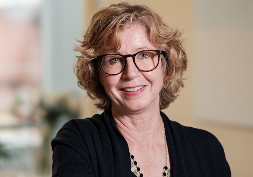 Prof. Dr. med. Dipl.-Chem. Elke Holinski- Feder ist Geschäftsführerin und Fachärztin für Humangenetik im MGZ – Medizinisch Genetisches Zentrum München. Prof. Dr. med. Dipl.-Chem. Elke Holinski- Feder ist Geschäftsführerin und Fachärztin für Humangenetik im MGZ – Medizinisch Genetisches Zentrum München.