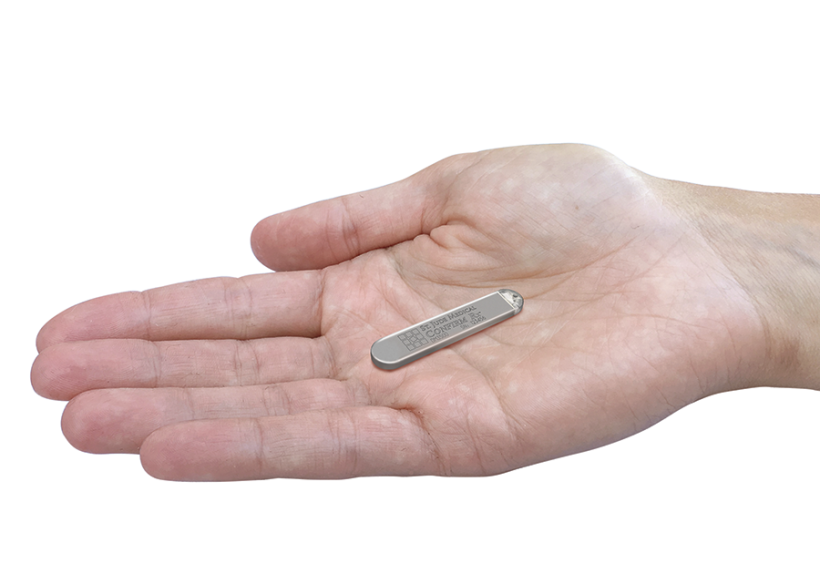 Nicht größer als ein Stäbchen: Der Confirm Rx™ übermittelt via Bluetooth und mobiler App myMerlin™ den Herzrhythmus an den Arzt Nicht größer als ein Stäbchen: Der Confirm Rx™ übermittelt via Bluetooth und mobiler App myMerlin™ den Herzrhythmus an den Arzt