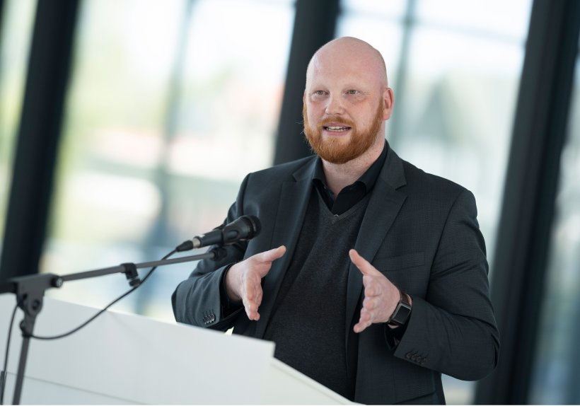 Tim Brauckmüller, geschäftsführender Gesellschafter atene KOM GmbH.  Das Unternehmen begleitet den  öffentlichen Sektor bei der Projekt-entwicklung in den Bereichen  Digitalisierung, Energie, Mobilität, Gesundheit und Bildung.  (Foto: Florian Schuh)