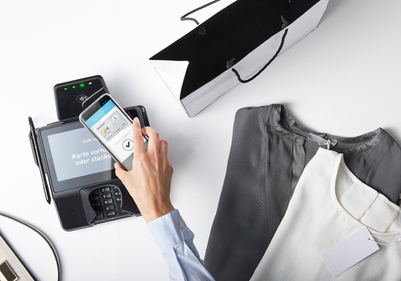 Bereits integriert in den Bezahlalltag: die digitale girocard im Smartphone.
