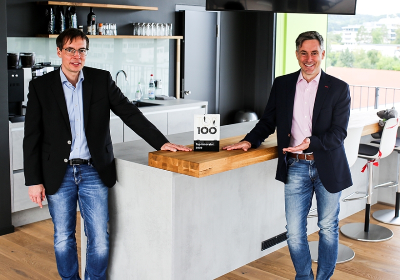 Stefan und Peter Jökel (rechts) freuen sich über  die TOP-100-Auszeichnung