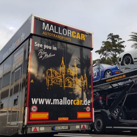 Offene und geschlossene Fahrzeugtransporter von Mallorcar® Autotransporte