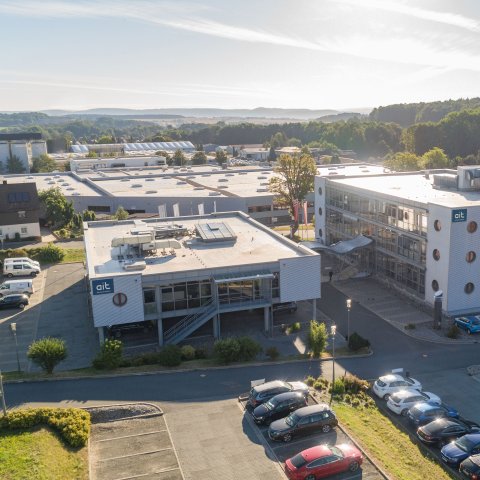 Vor über 25 Jahren im oberfränkischen Kasendorf gestartet, verbindet ait-deutschland heute die Dynamik eines Startups und die Performance eines Global Players.