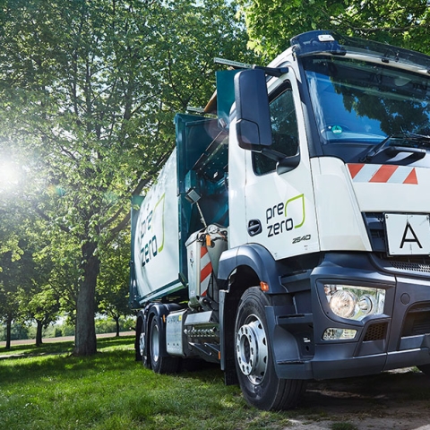 PreZero setzt sich für eine saubere Zukunft ein, in der ein effizienter und vollständig geschlossener Wertstoffkreislauf unsere Umwelt schützt und nachhaltig Werte schafft.