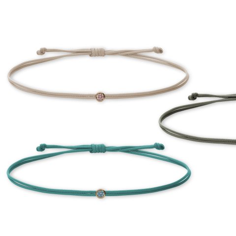 Das Moments Armband von mandana mit farbigem NewLife-Band und Nevermined lab-grown Diamant – ein feines Geschenk für Mütter, Töchter und alle Herzensmenschen. UVP ab: 189 Euro