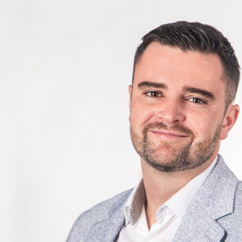 Dr. Benjamin Pelz, klinischer Psychologe in der CuraMed Akutklinik Allgäu