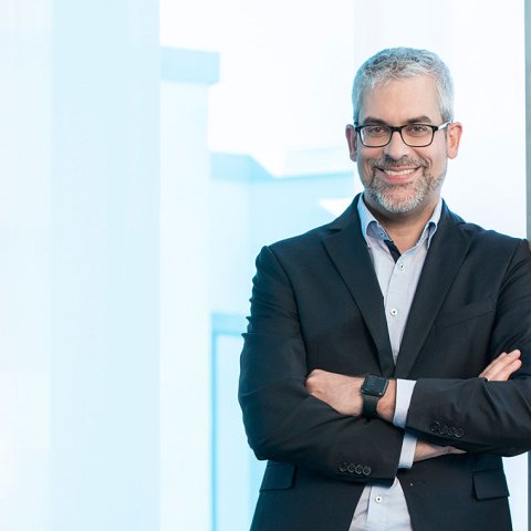 Dr. Jörg Herbers ist einer von drei Geschäftsführern bei der INFORM GmbH. Er verantwortet insbesondere den Bereich KI und Algorithmen.