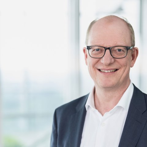 Dr. Alexander Montebaur ist Geschäftsführer Spezialtechnik und Digitalisierung bei Westnetz.