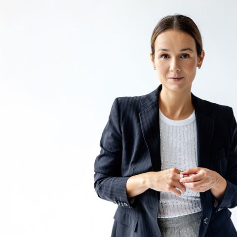 Guya Merkle ist Gründerin und Inhaberin des Berliner Goldschmuck-Labels Vieri.