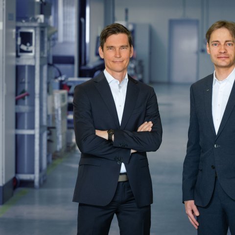 Führen wieder Forschung und Industrie zu den „Elektromobilproduktionstagen“ (EPT) in Aachen zusammen: Die RWTH-Professoren Achim Kampker (l.) und Heiner Heimes. Bild: PEM RWTH Aachen